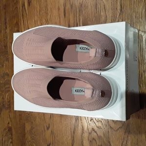 Women's Steve Madden Daray Blush. Size 8.5